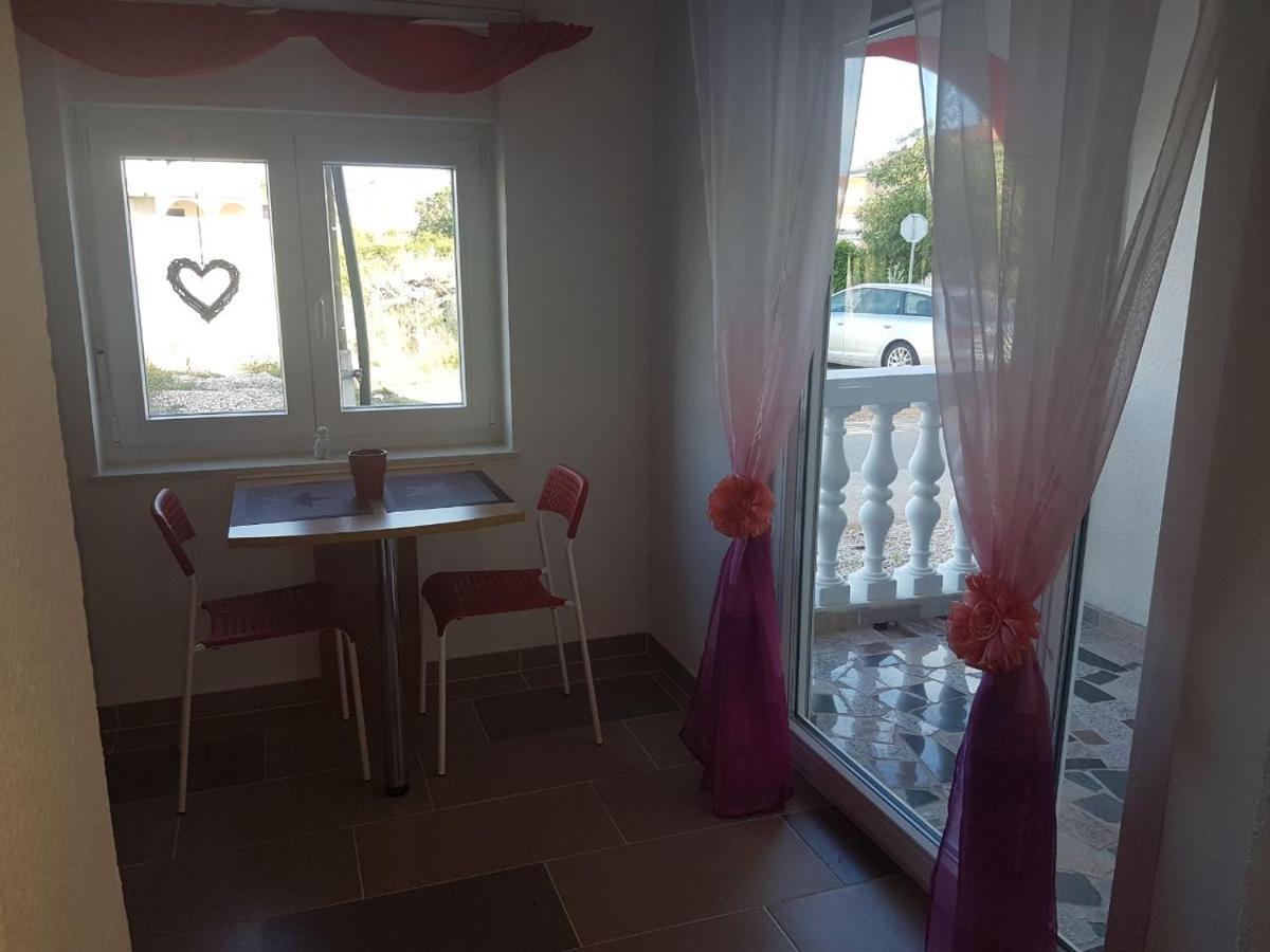 Apartments Megi Biograd Na Moru Bagian luar foto