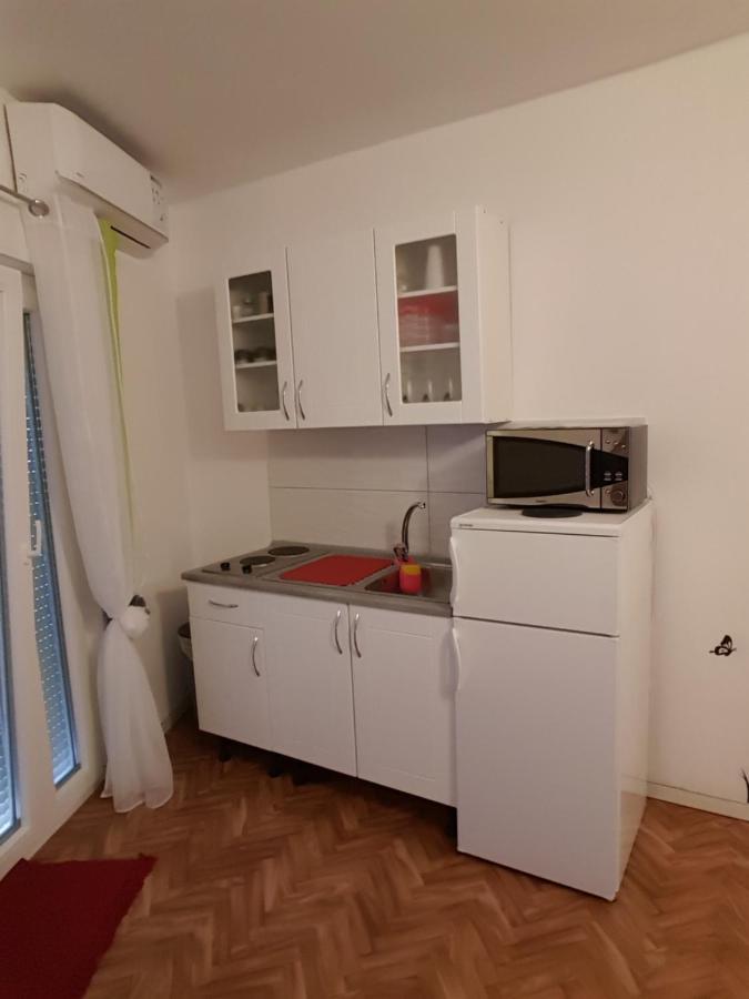Apartments Megi Biograd Na Moru Bagian luar foto