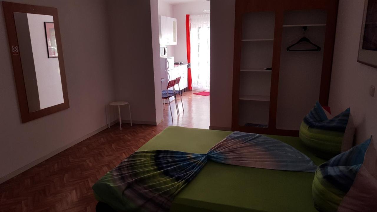Apartments Megi Biograd Na Moru Bagian luar foto
